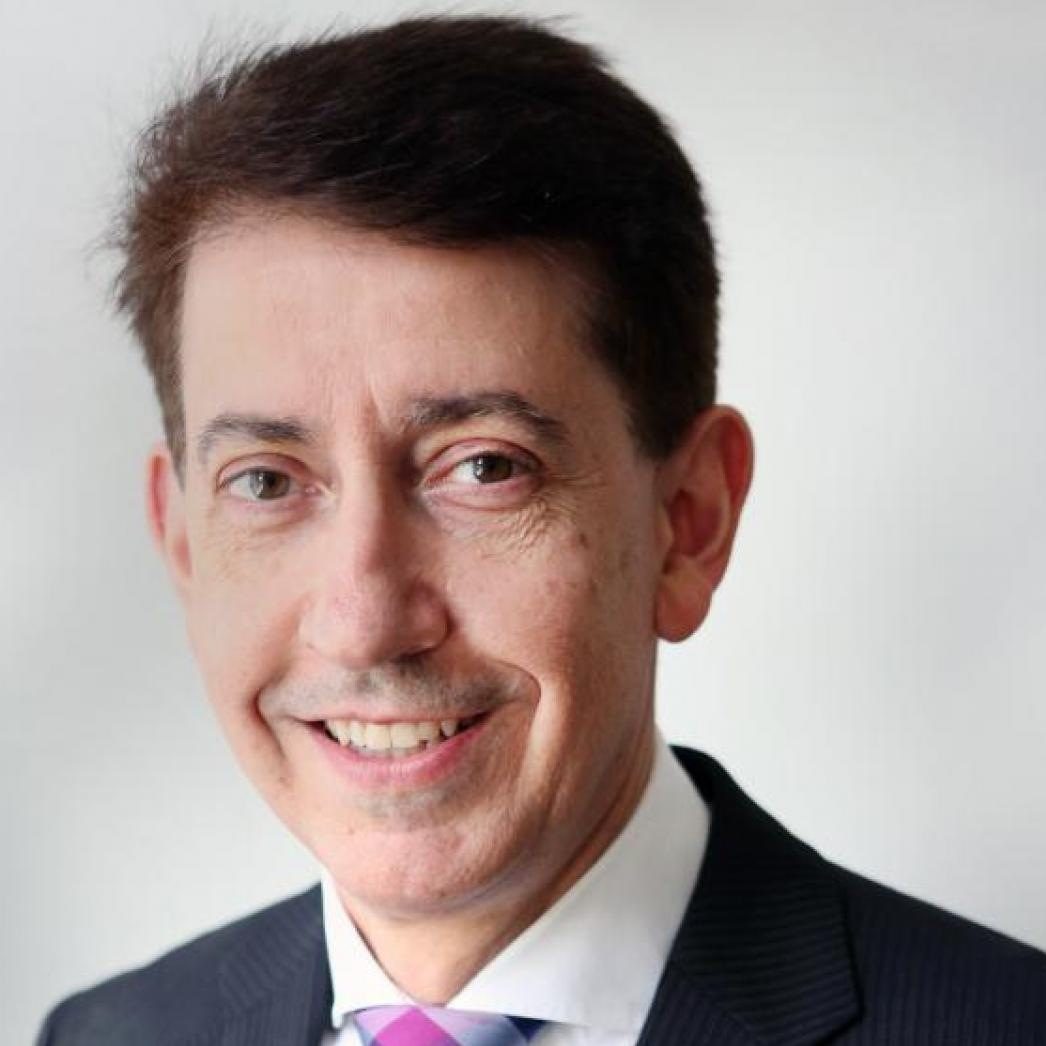 Dr. Ruffo Freitas
