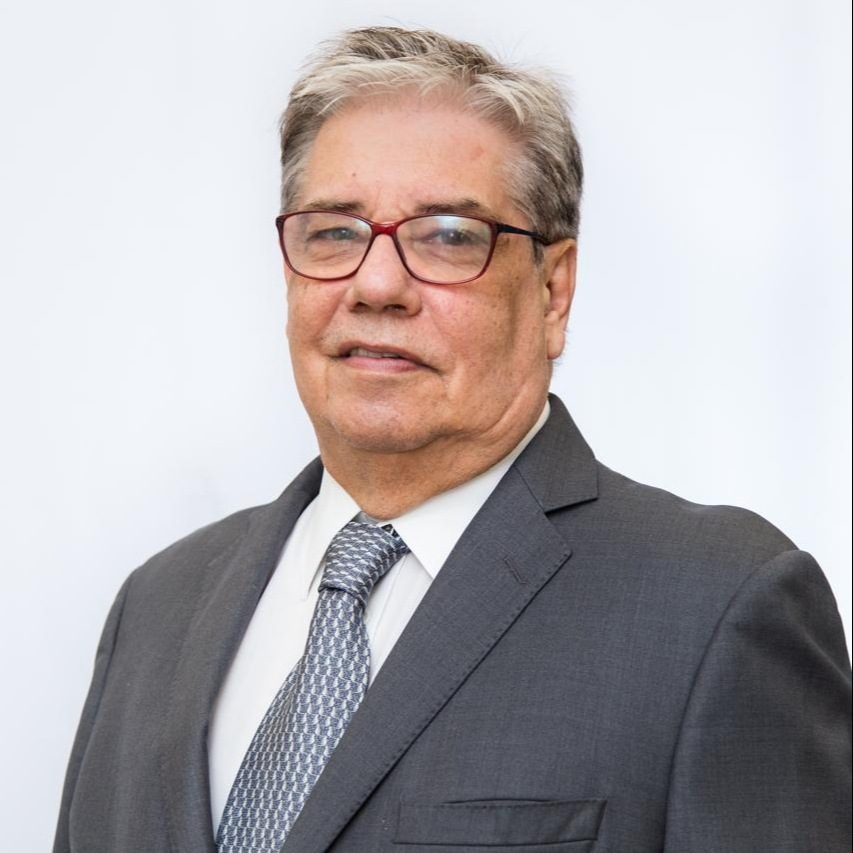 Dr. Fernando Soares
