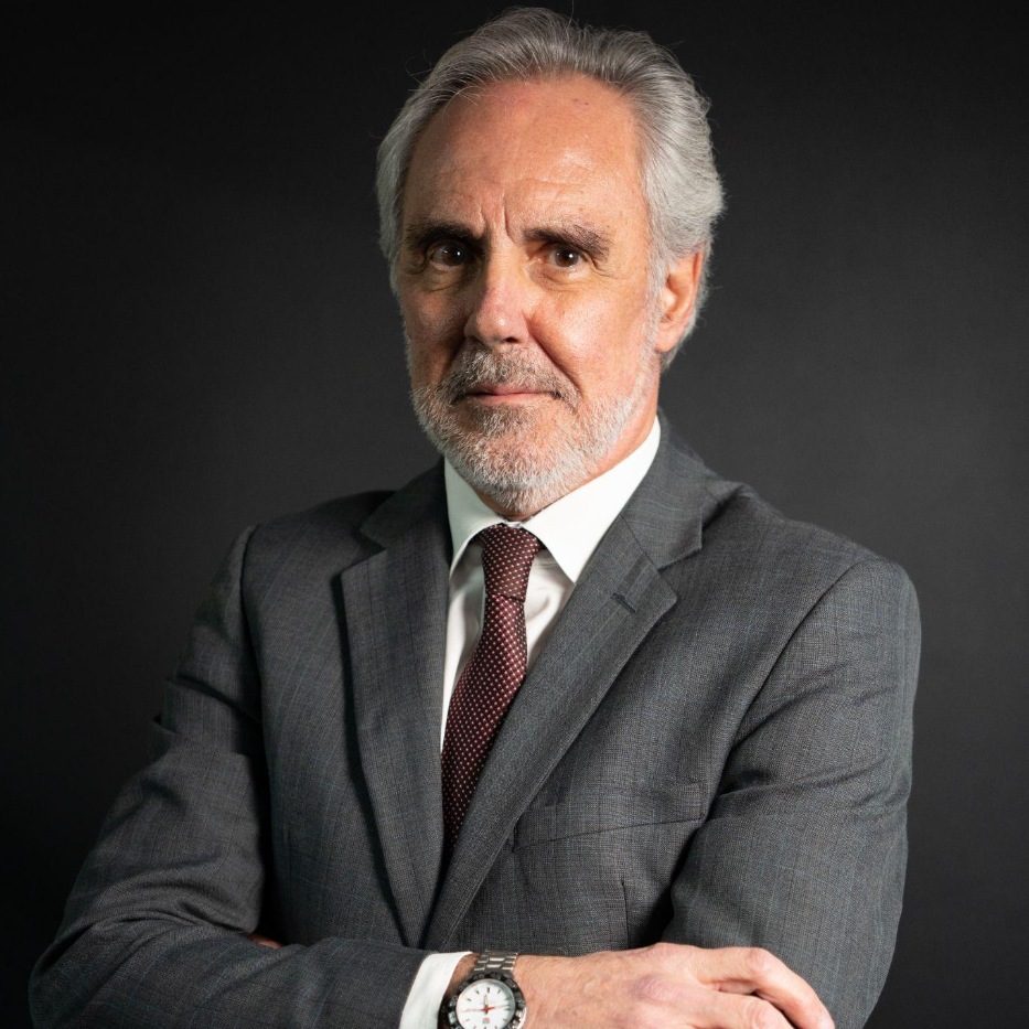 DR. Carlos Barrios